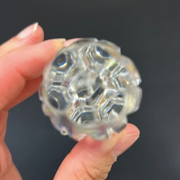 Vintage cut crystal tall ewer with etched floral design - Picture 4 of 12